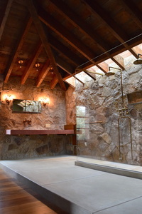 RusticGreenhouse_Bath_WEB